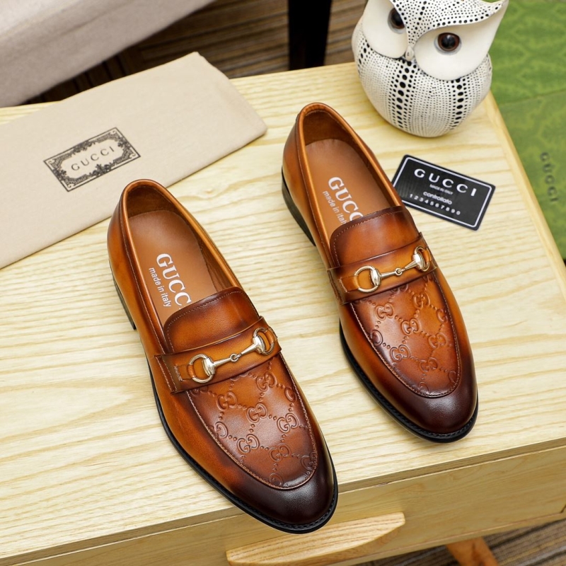 G*u*i leather shoes